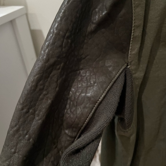 Veda Max Jacket - Picture 6 of 11